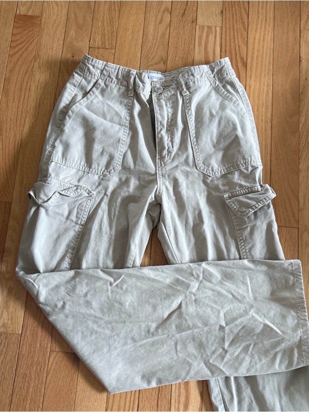 Zara Wide-Leg Cargo Pants in Light Beige